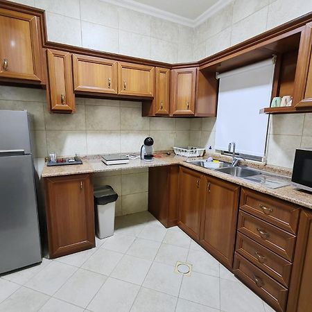 Cmk Housing Apartment Мадаба Екстериор снимка