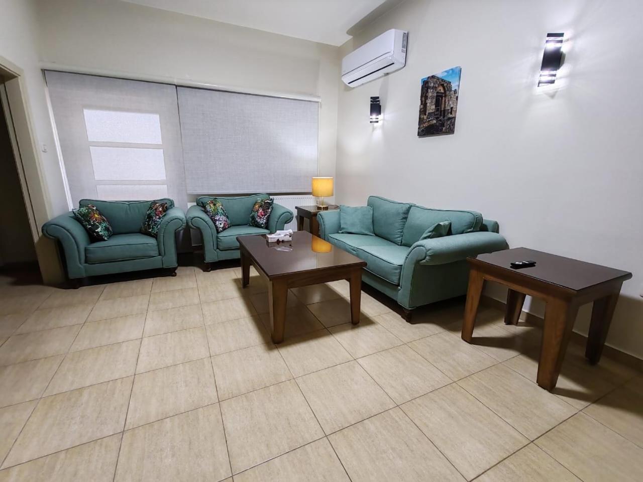 Cmk Housing Apartment Мадаба Екстериор снимка
